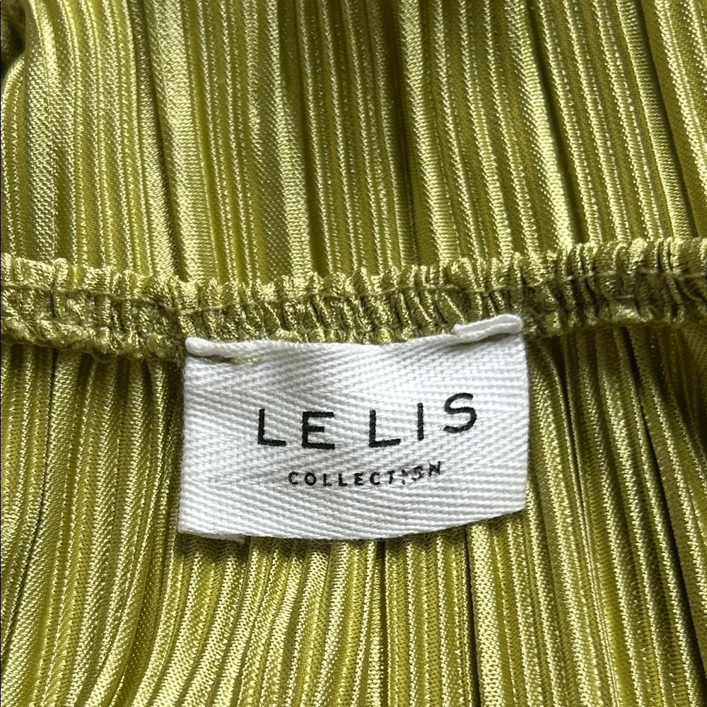 NWOT Le Lis Plisse Halter Top - Picture 2 of 10